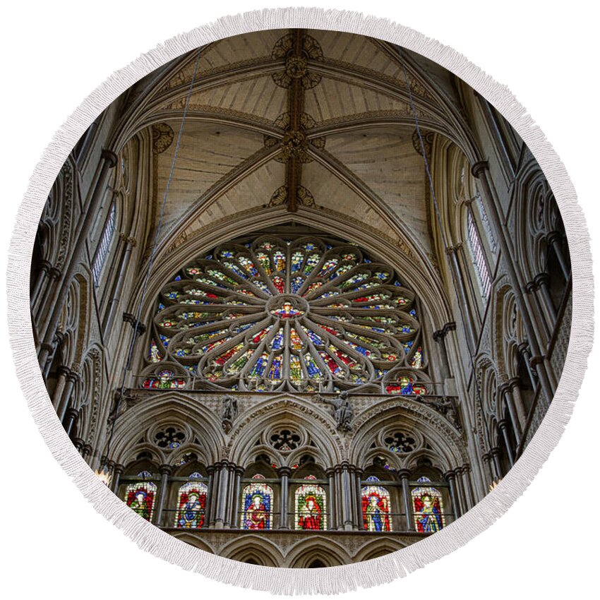 Westminsterabbey Round Beach Towel featuring the photograph The Rose window in Westminster Abbey by Raymond Hill