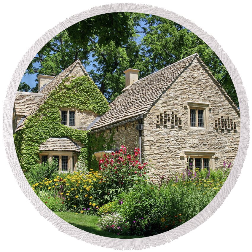 Greenfield Village Round Beach Towel featuring the photograph A Cotswold Cottage by Robert Carter