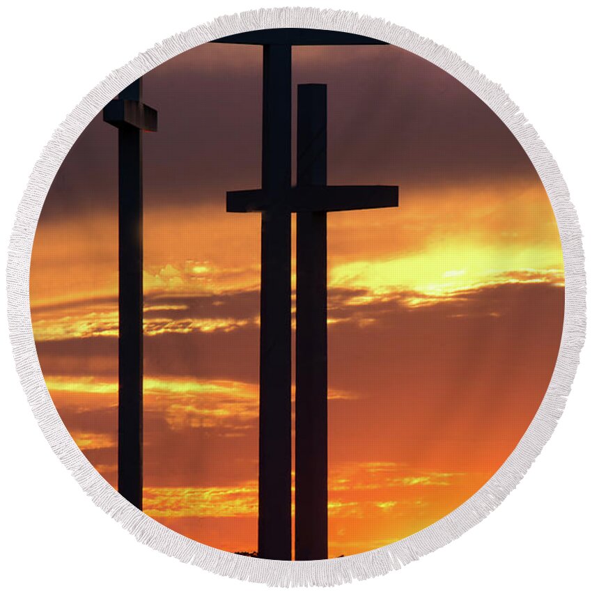 Crosses Round Beach Towel featuring the photograph The Three Crosses - Cross Church by William Rainey