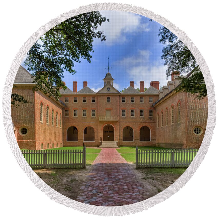 William & Mary Round Beach Towel featuring the photograph The Wren Building at William and Mary by Jerry Gammon