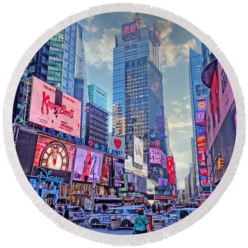 Times Square Round Beach Towel featuring the photograph Times Square Vu South by Russel Considine