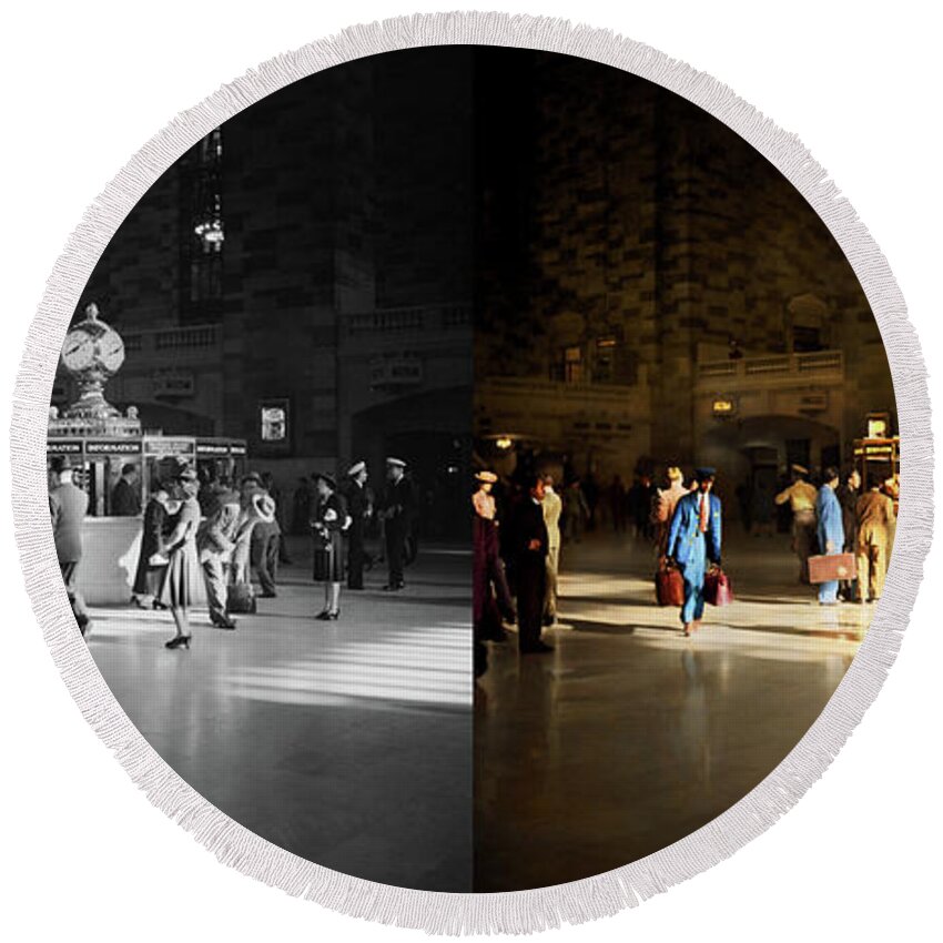 New York Round Beach Towel featuring the photograph Train Station - Meet me at the clock 1941 - Side by Side by Mike Savad