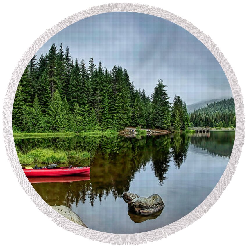 Reflection Round Beach Towel featuring the photograph Trillium Reflections by Loyd Towe Photography