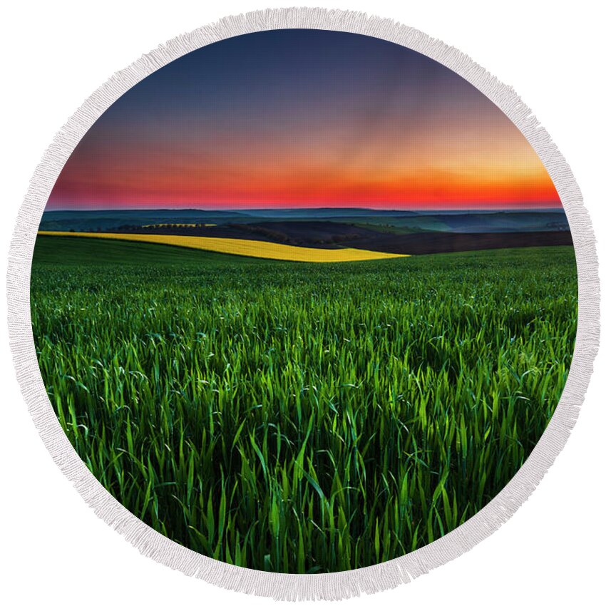 Dusk Round Beach Towel featuring the photograph Twilight Fields by Evgeni Dinev