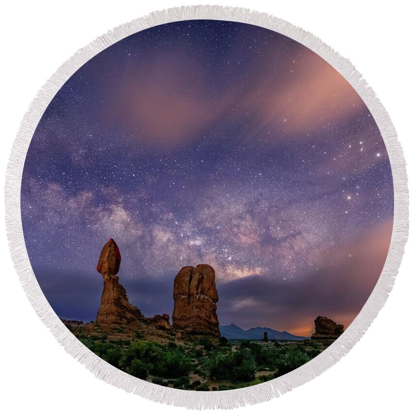 Night Round Beach Towel featuring the photograph Twilight Milky Way by Dan Norris