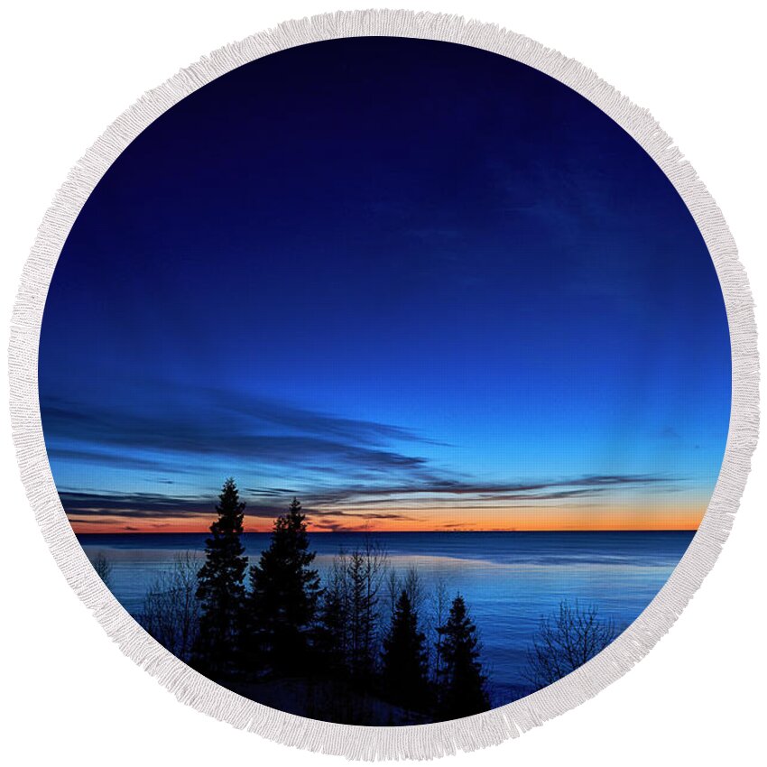 Environment Water Shore Frozen Blue Colorful Wilderness Sunset Light Shoreline Rocky Scenic Ice Cold Terrain Icy Vibrant Natural Close Up Canada Round Beach Towel featuring the photograph Velvet Horizons by Doug Gibbons