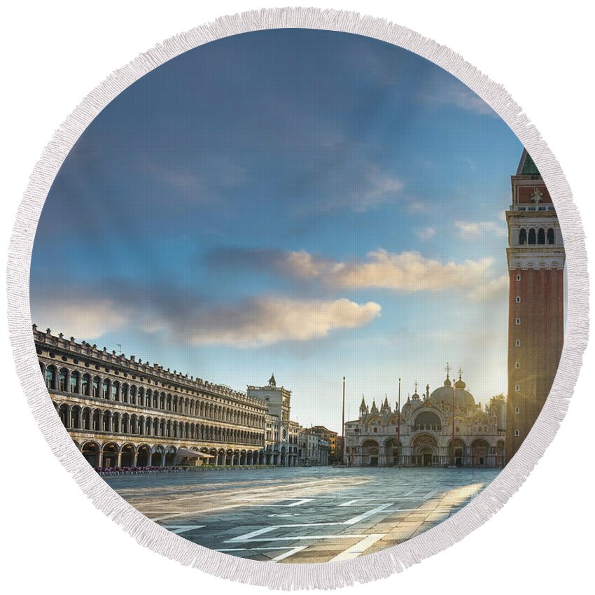 Venice Round Beach Towel featuring the photograph Venetian Morning by Stefano Orazzini