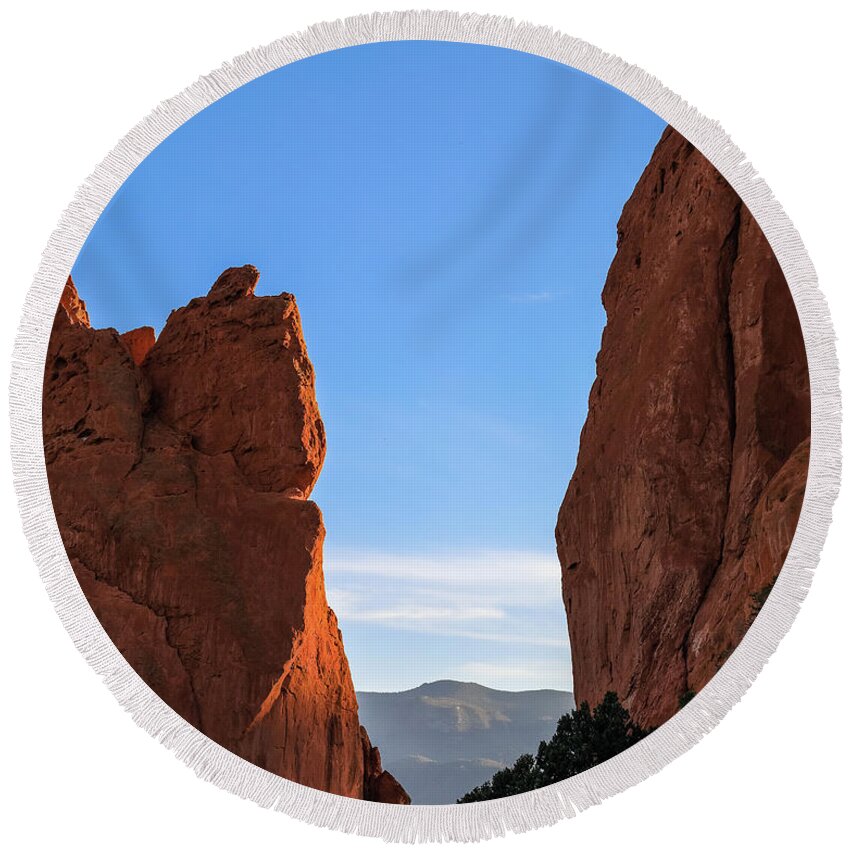 Vertical Garden Of The Gods Pikes Peak Round Beach Towel featuring the photograph Vertical Garden Of The Gods Pikes Peak by Dan Sproul