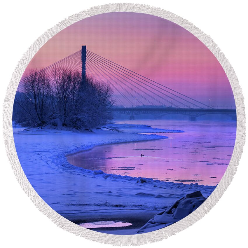 Winter Round Beach Towel featuring the photograph Vistula River In Warsaw At Winter Dawn by Artur Bogacki