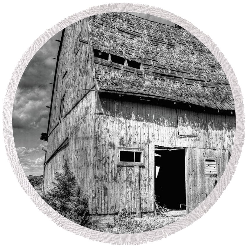 Rural Round Beach Towel featuring the photograph Weathered Barn In Monochrome by Randall Dill