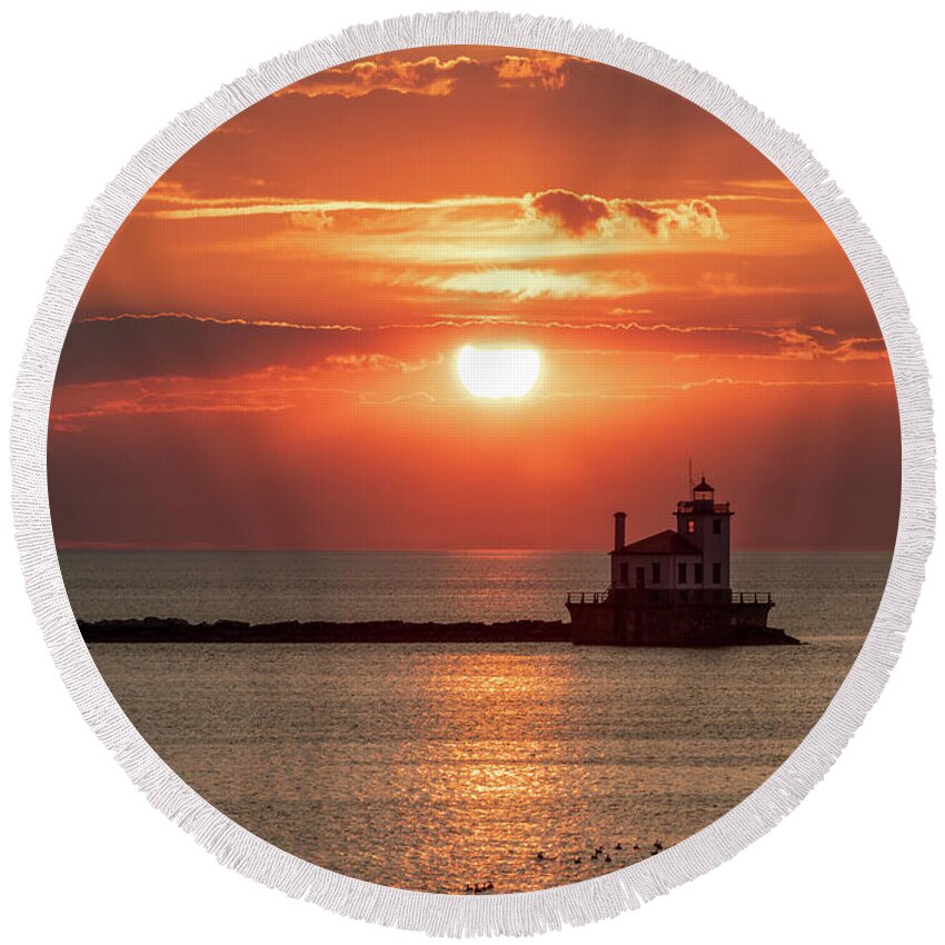 Lake Ontario Round Beach Towel featuring the photograph West Pierhead Sunset by Rod Best
