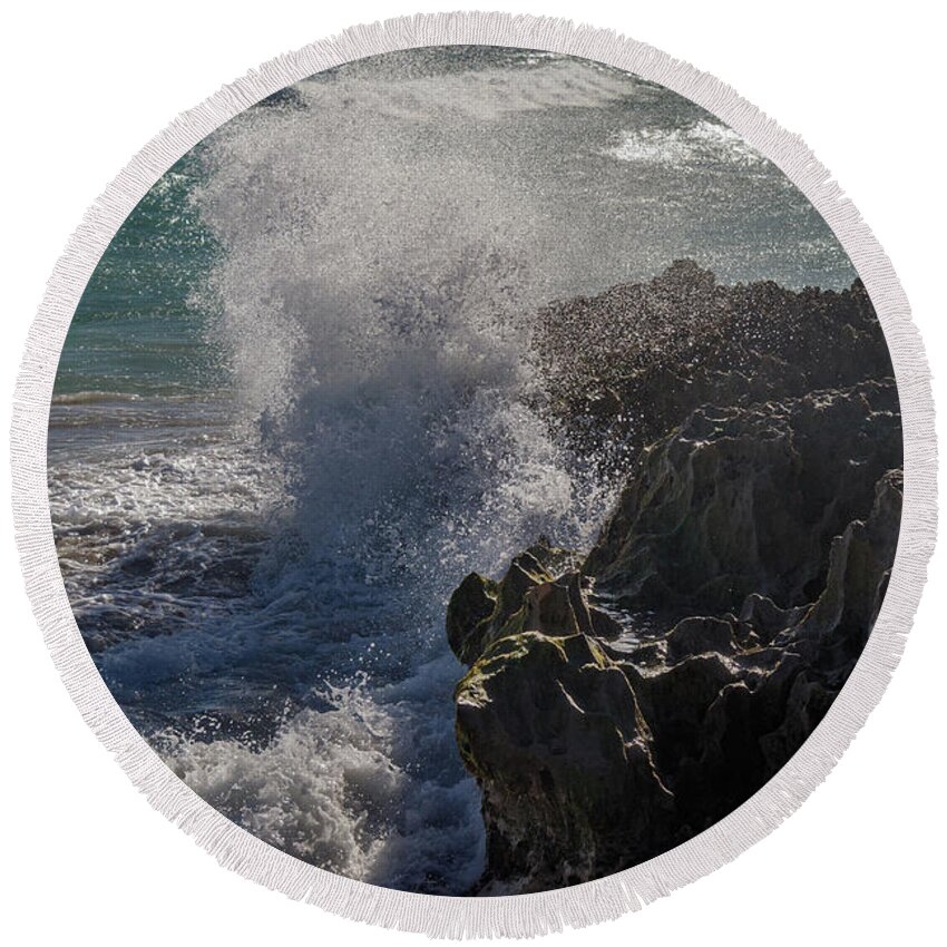 Windy Round Beach Towel featuring the photograph Windy Day by Les Greenwood