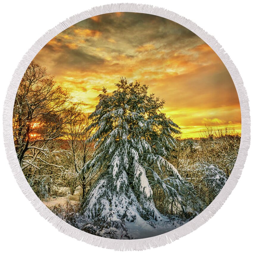 Sunset Round Beach Towel featuring the photograph Winter 34a1504 by Greg Hartford