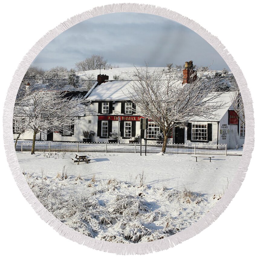 Inn Round Beach Towel featuring the photograph Winter scene country pub by Bryan Attewell