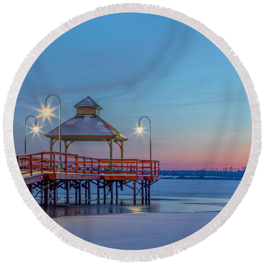 Lake Neatahwanta Round Beach Towel featuring the photograph Winter Twilight by Rod Best