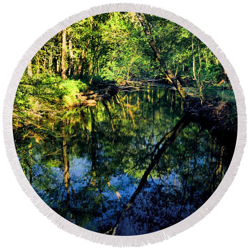 Tranquil Round Beach Towel featuring the photograph Woodland Calm No.18 - Accotink Stream Reflections by Steve Ember