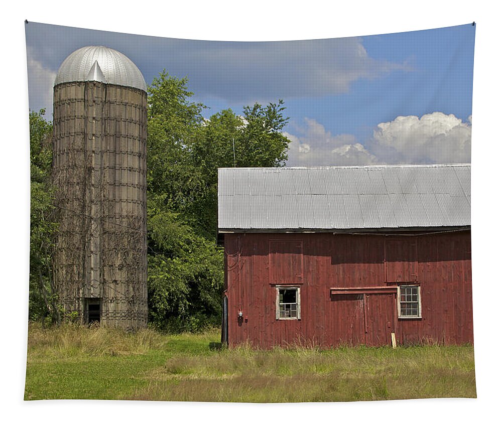Barn Tapestry featuring the photograph Red Weathered Farm Barn of New Jersey by David Letts