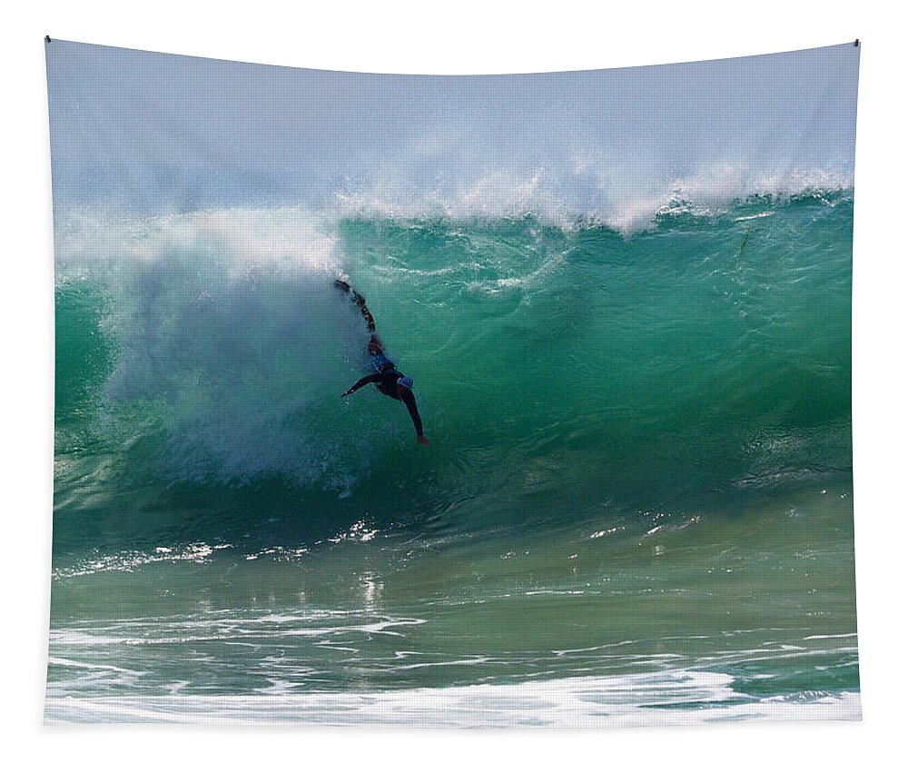 Big Surf Tapestry featuring the photograph Free Fall by Joe Schofield