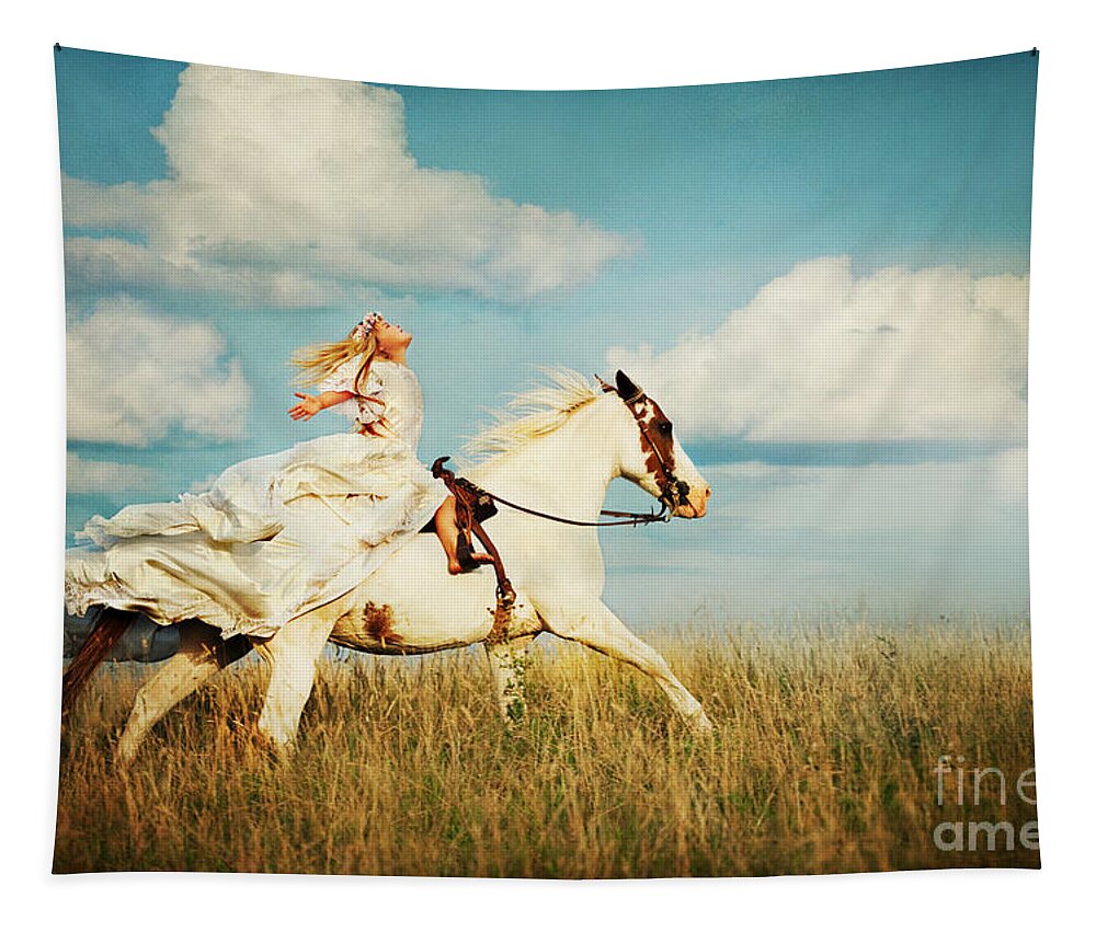 Running Tapestry featuring the photograph Freedom by Cindy Singleton