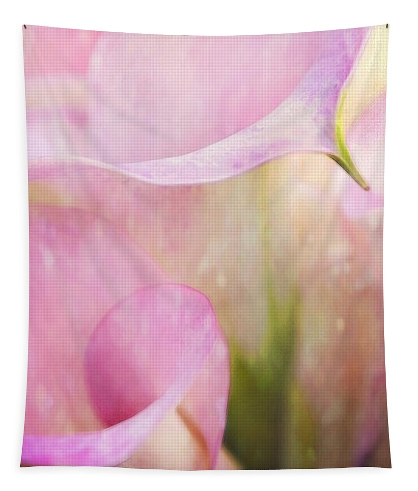 Shabby Chic Tapestry featuring the photograph Rainy Day Calla Lilies by Theresa Tahara