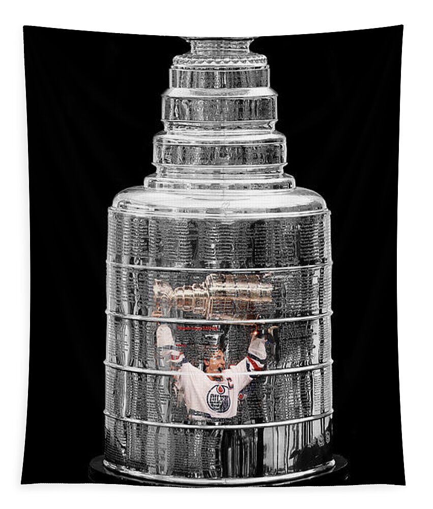 Gretzky Tapestry featuring the photograph Wayne Gretzky 1 by Andrew Fare