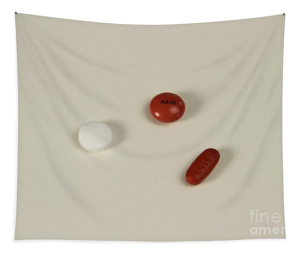 Drug Tapestry featuring the photograph Aspirin And Ibuprofen by Photo Researchers, Inc.