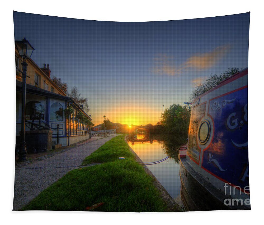  Yhun Suarez Tapestry featuring the photograph Sunrise At The Boat Inn by Yhun Suarez
