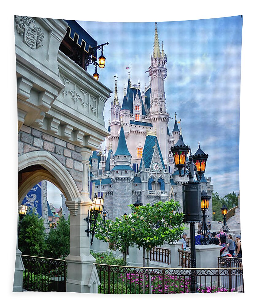 Animal Kingdom Tapestry featuring the photograph A Different Angle by Greg Fortier