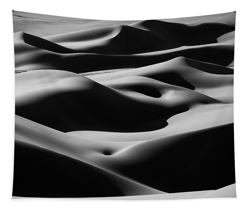 Sand Tapestry featuring the photograph Desert curves by Ivan Slosar