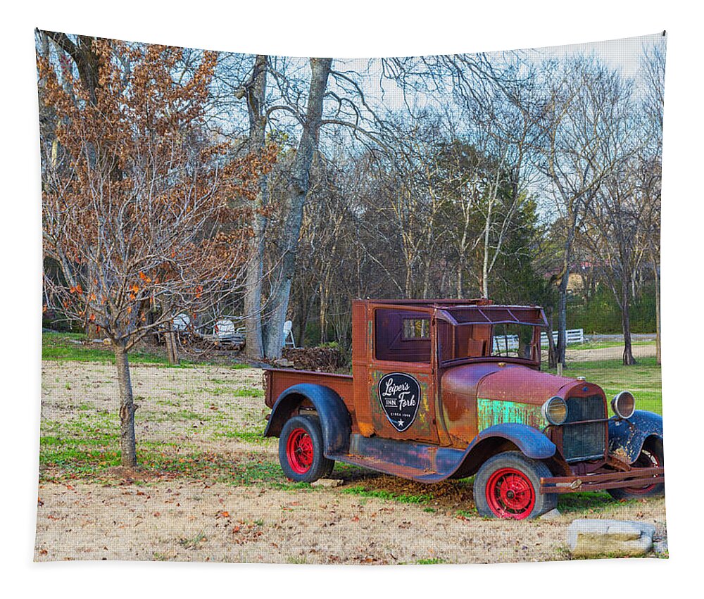 Truck Tapestry featuring the photograph Leiper's Fork Inn by Lorraine Baum