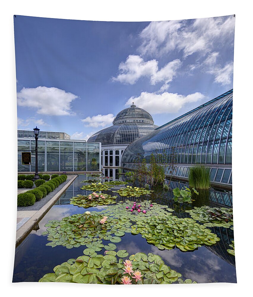 Marjorie Mcneely Conservatory Tapestry featuring the photograph Marjorie Mcneely Conservatory At Como Park And Zoo by Wayne Moran