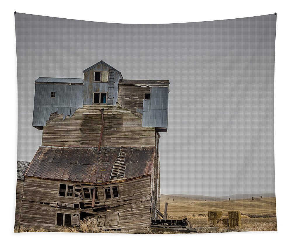 Grain Silo Old Falling Hay Pullman Field Barn Odd Tapestry featuring the photograph Old Pullman Grain Silo by Brad Stinson