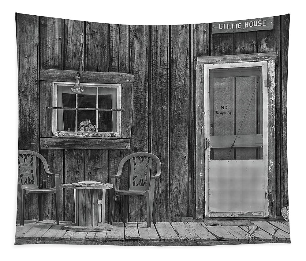 Snowshoe Gulch Tapestry featuring the photograph Snowshoe Little House by Richard J Cassato