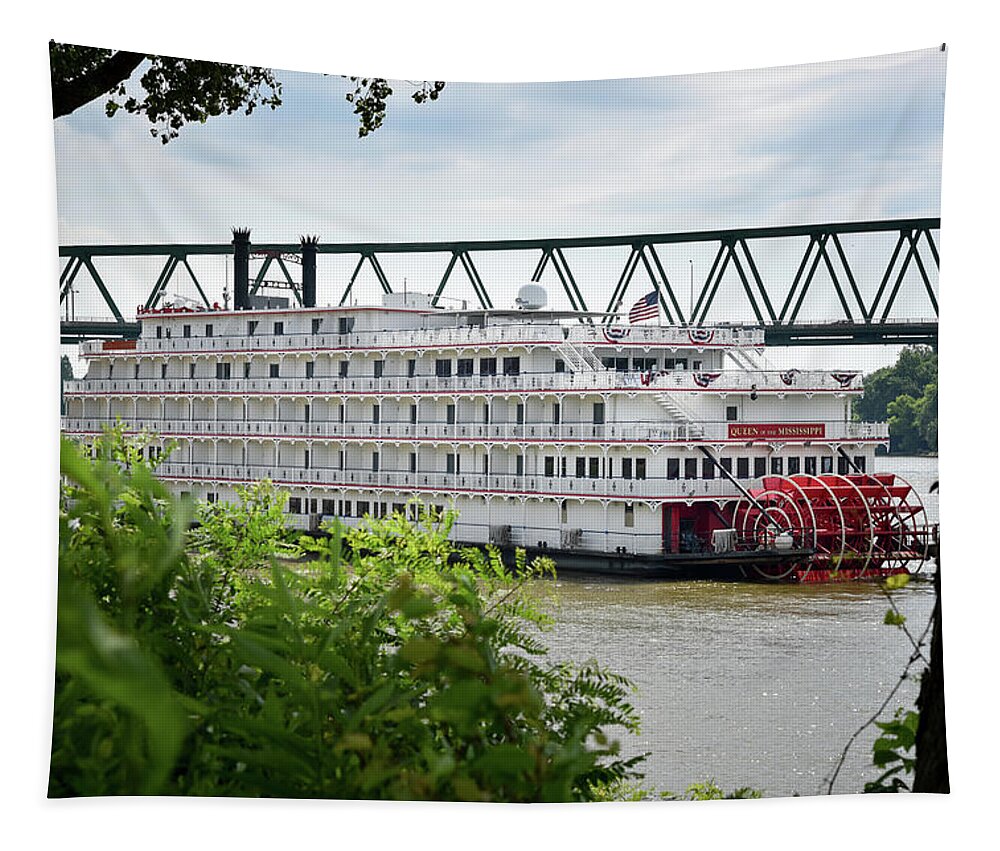 Queen Of The Mississippi Tapestry featuring the photograph Spotting the Queen by Holden The Moment