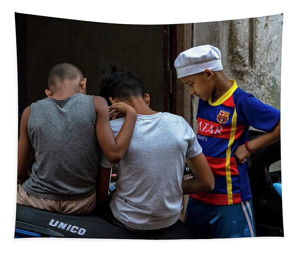 Havana Cuba Tapestry featuring the photograph Boys And A Video Game by Tom Singleton