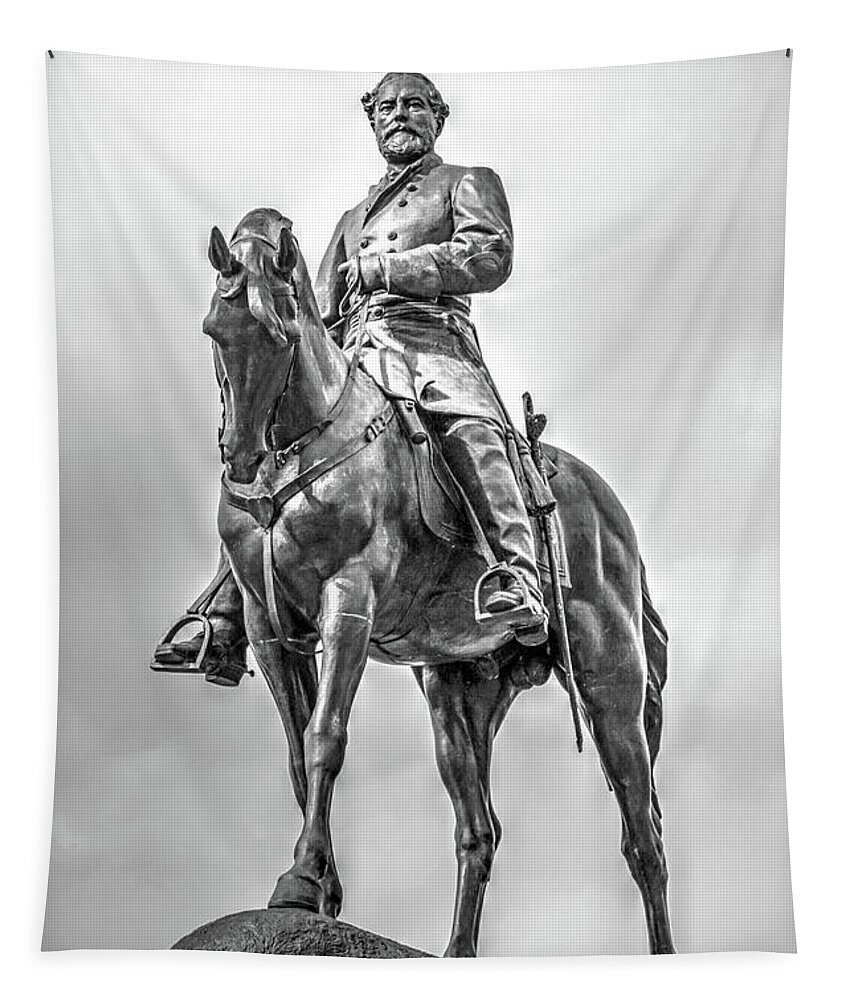 Robert E Lee Monument Tapestry featuring the photograph Richmond VA Virginia Art - Robert E Lee Monument - In Black and White by Dave Lynch