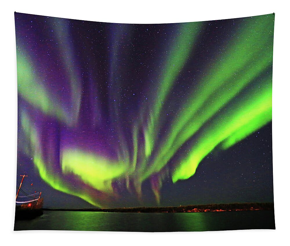 Northern Lights Tapestry featuring the photograph Northern Lights #1 by Shixing Wen