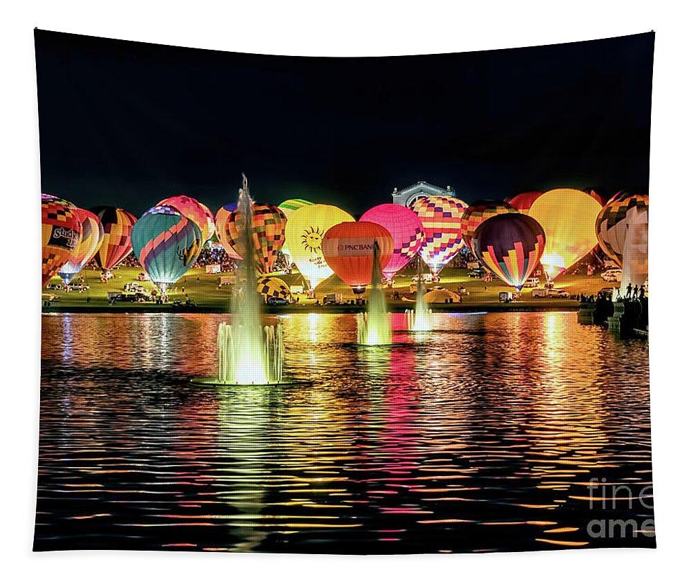 Balloon Glow Tapestry featuring the photograph Balloon Glow by Tom Watkins PVminer pixs