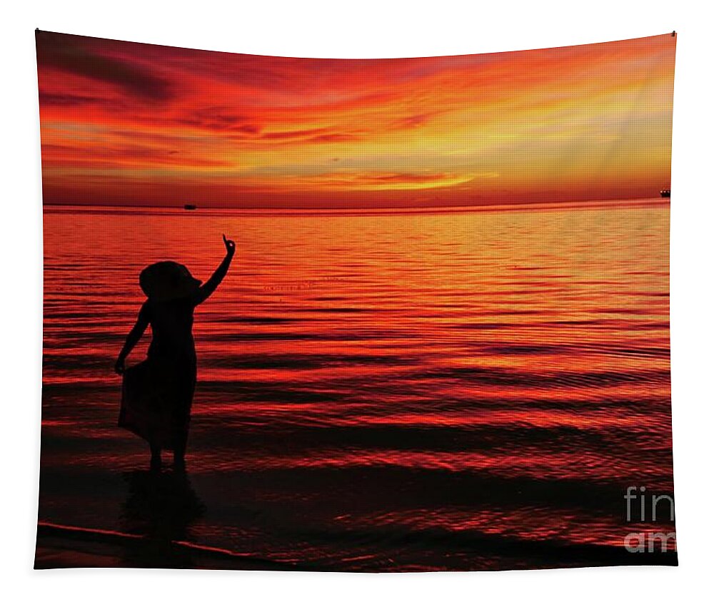 Twilight Tapestry featuring the photograph Bye bye another day by On da Raks