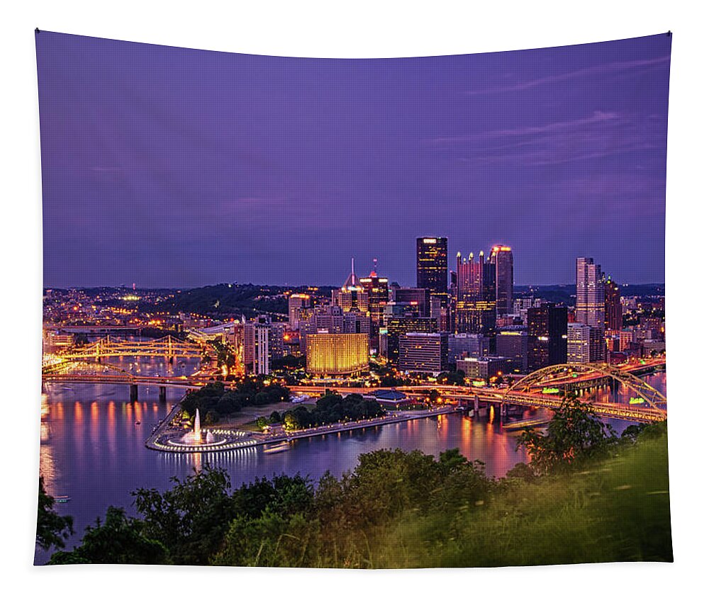 Mt Washington Tapestry featuring the photograph Mt Washington by Raf Winterpacht