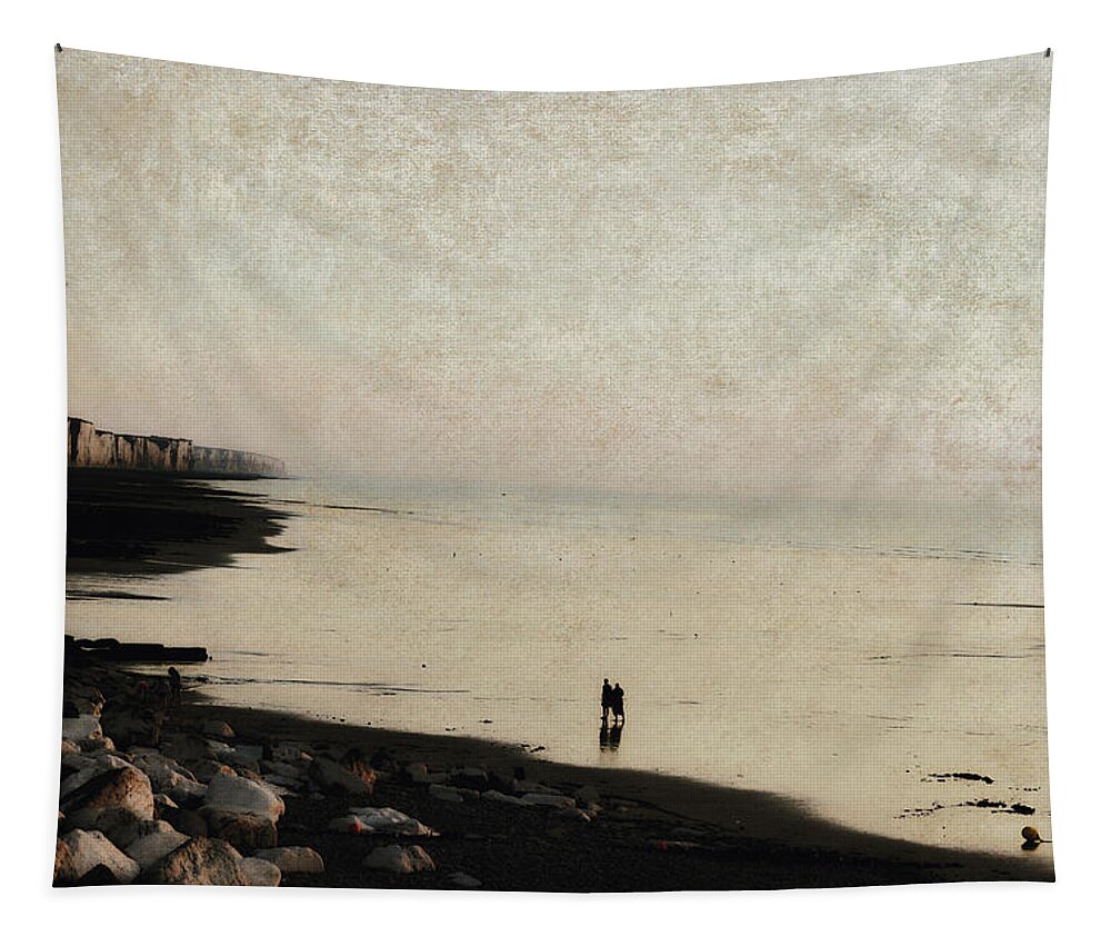 Land Tapestry featuring the photograph Regards vers l'horizon by Yasmina Baggili