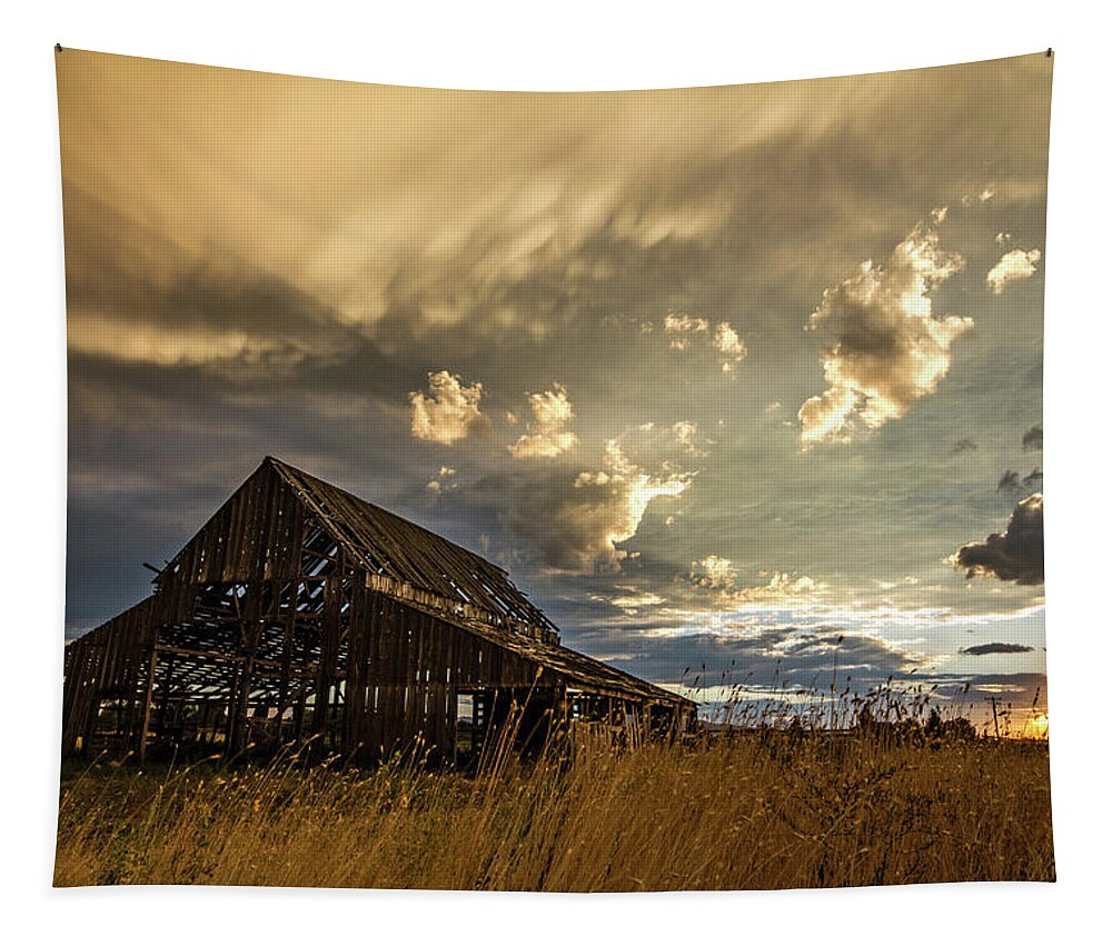 Barn Tapestry featuring the photograph Sunset Flare at Mapleton Barn by Wesley Aston