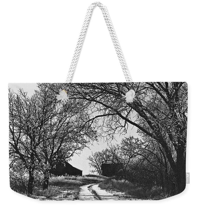 Film Noir Burt Lancaster Robert Siodmak The Killers 1946 Farm House Near Aberdeen Sd 1965 Weekender Tote Bag featuring the photograph Film Noir Burt Lancaster Robert Siodmak The Killers 1946 Farm House Near Aberdeen Sd 1965 #3 by David Lee Guss