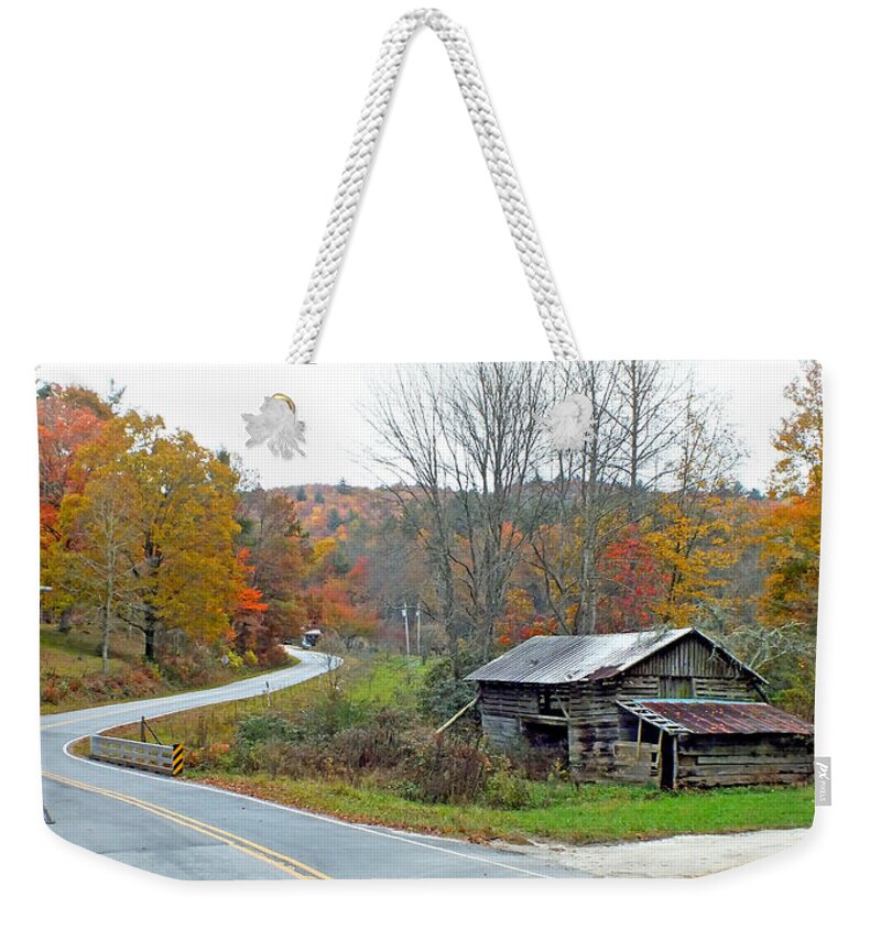 Duane Mccullough Weekender Tote Bag featuring the photograph Old Barn along Slick Fisher Road #1 by Duane McCullough