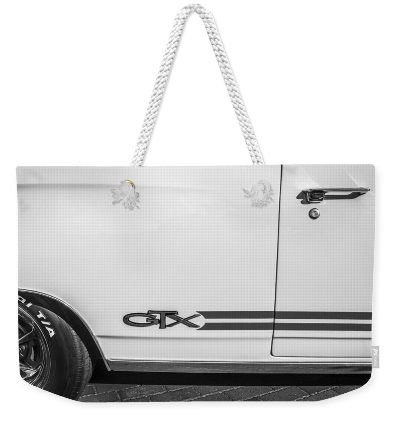 1968 Plymouth Weekender Tote Bag featuring the photograph 1968 Plymouth Road Runner GTX 440 BW by Rich Franco