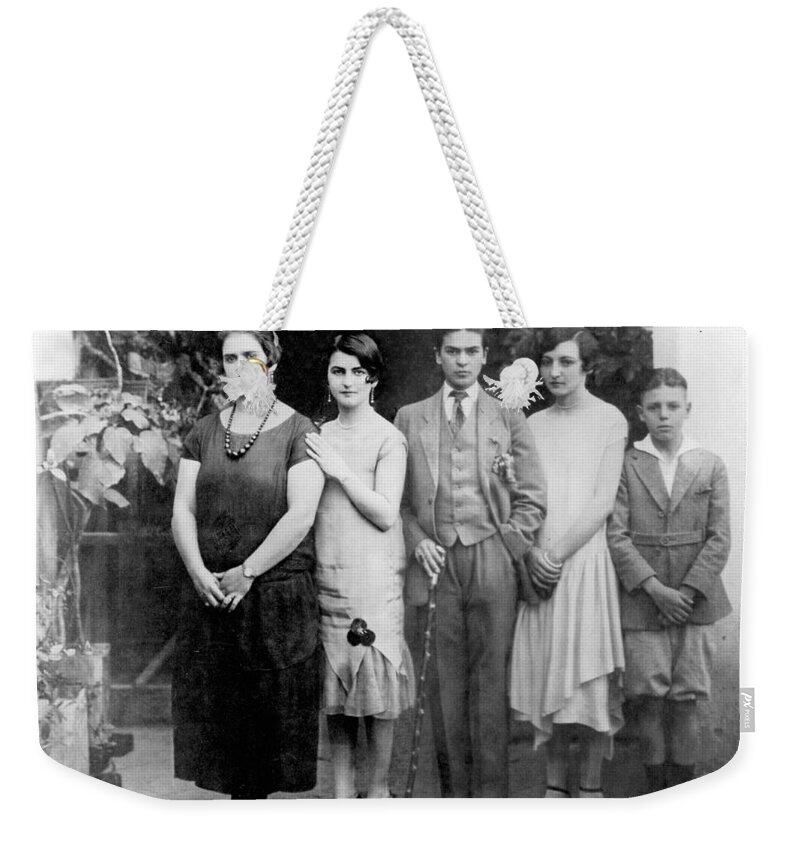 1926 Weekender Tote Bag featuring the photograph Frida Kahlo (1907-1954) #4 by Granger