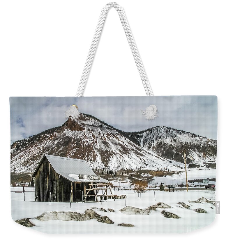 Abandoned Weekender Tote Bag featuring the photograph Abandoned Phillips 66 Service Station by Al Andersen