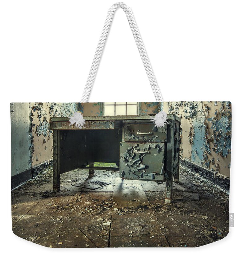 Kings Park Weekender Tote Bag featuring the photograph Another Day At The Office by Evelina Kremsdorf
