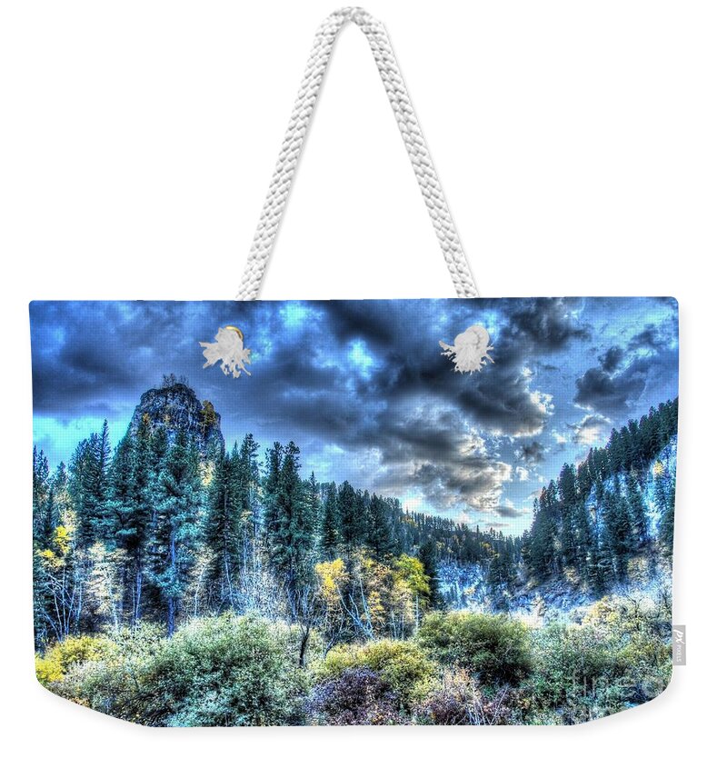 Black Hills Weekender Tote Bag featuring the photograph Autumns Goodbye by Anthony Wilkening