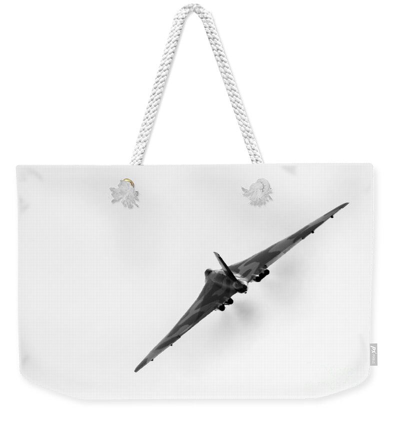 Vulcan Bomber Weekender Tote Bag featuring the photograph Avro Vulcan XH558 by Airpower Art